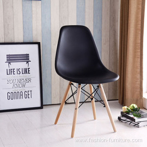 Wooden legs design dining chair in plastic